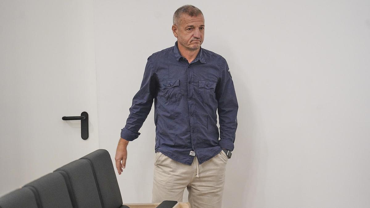 El director esportiu, Quique Cárcel, a l’estadi.