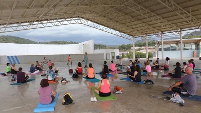 El yoga y pilates se trasladan de la Pista Jardín al parque Montlleó.