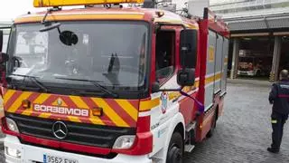 Rescatada una persona al incendiarse su vivienda de madrugada en Labañou