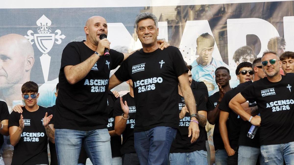 Fredi Alvarez y Alemany, delegado del equipo, ayer en la fiesta en Porta do Sol.