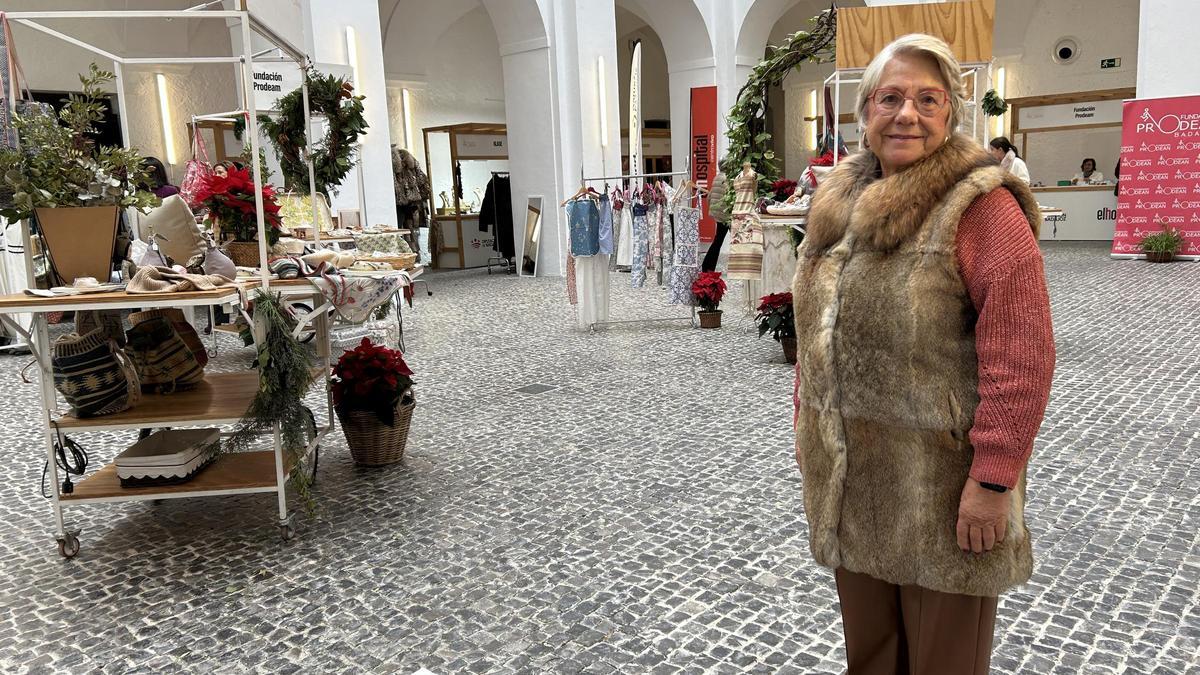 Laly Muñoz, en el rastrillo solidario de Prodean.