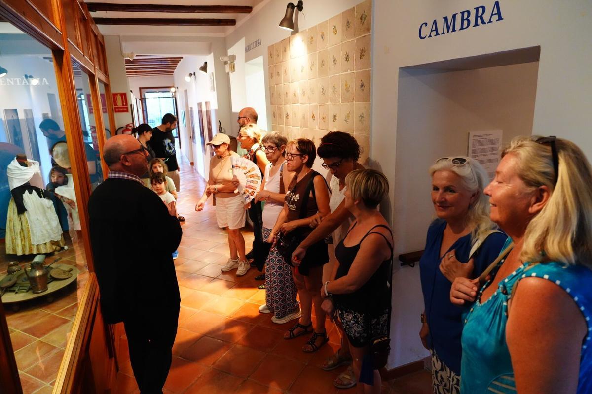 La última visita al Museu Etnològic del Termet de Vila-real en imágenes La última visita al Museu Etnològic del Termet de Vila-real en imágenes