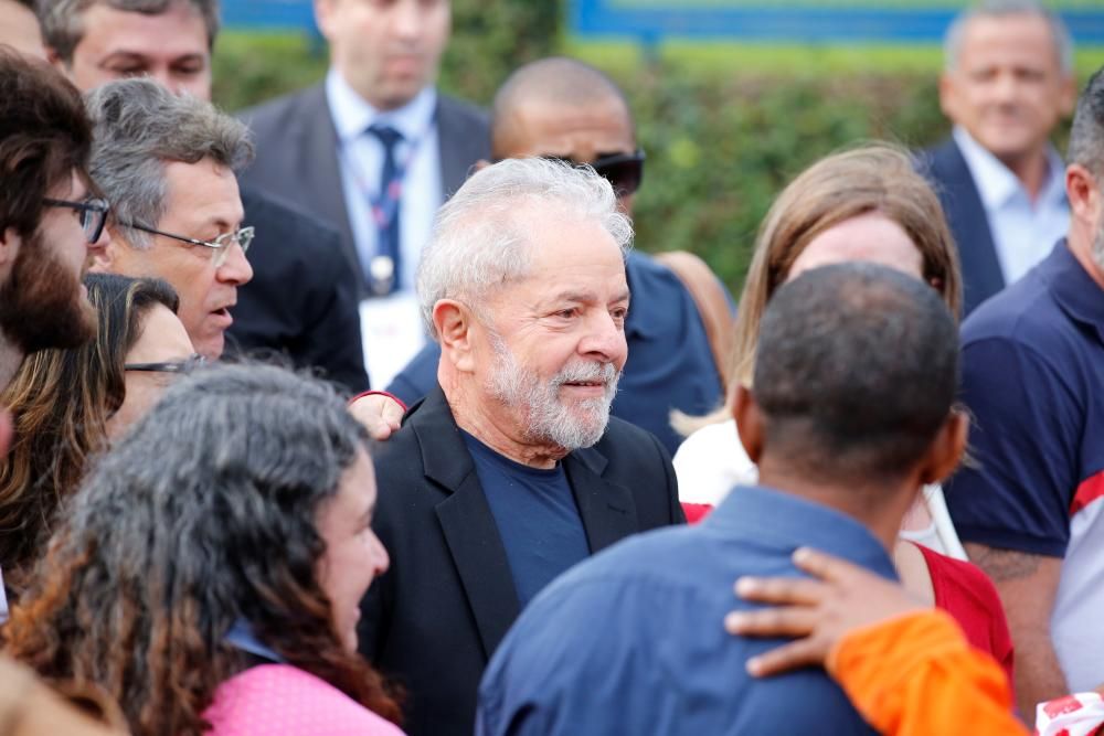 Lula sale de la cárcel 1 año y 7 meses después