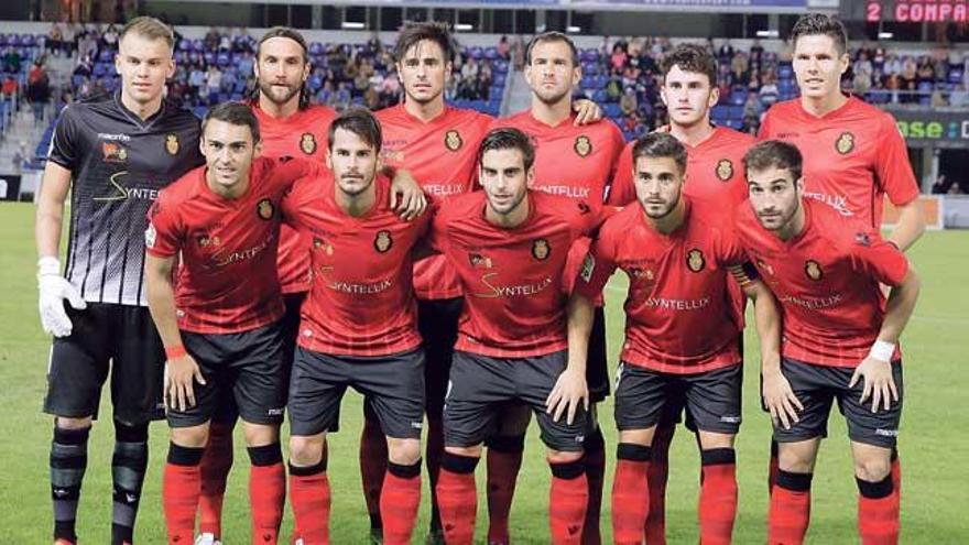 Imagen del once del Mallorca que perdió contra el Tenerife el pasado sábado en el Heliodoro Rodríguez López.