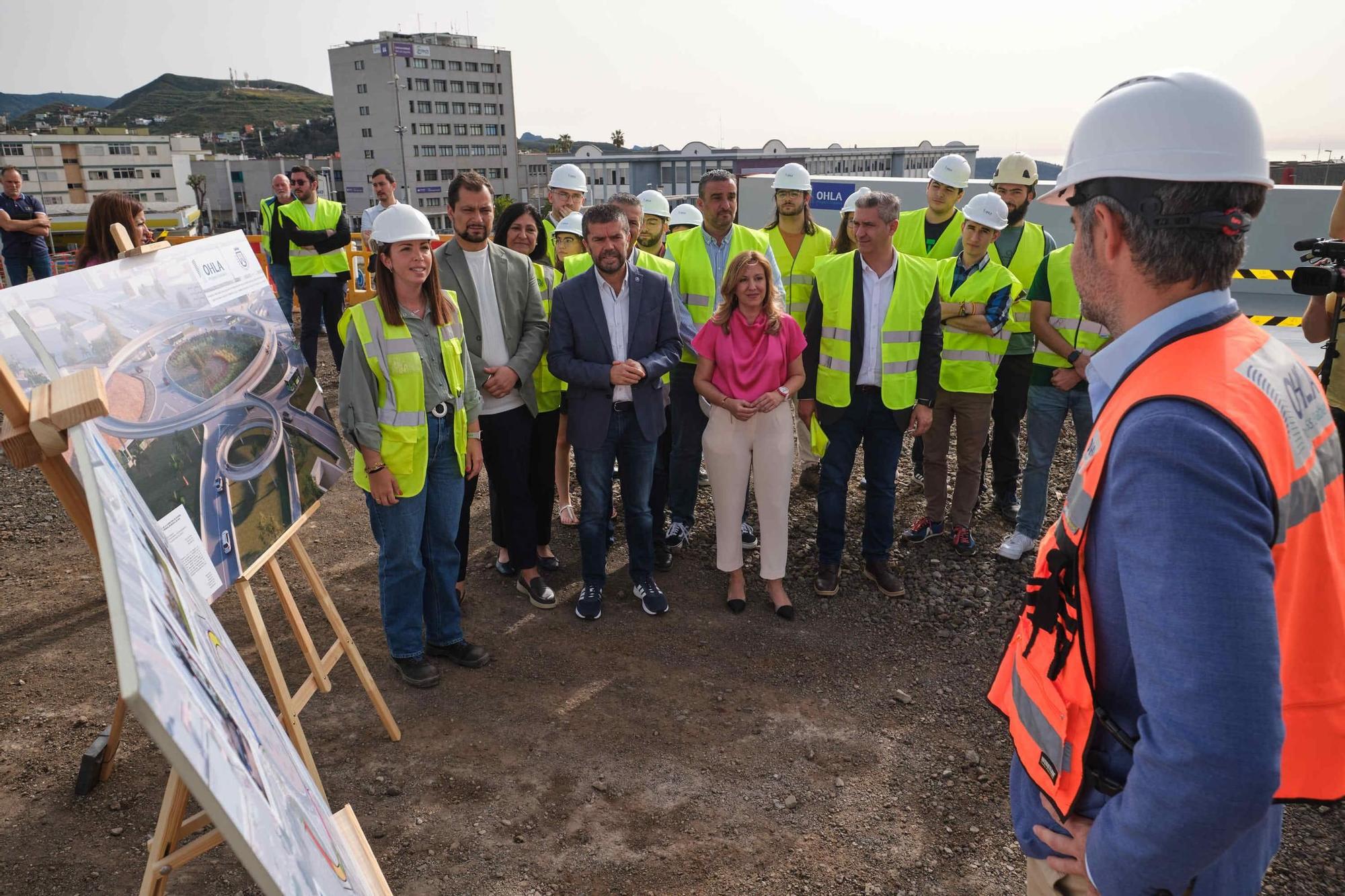 Visita a las obras de colocación de la super pasarela de La Laguna