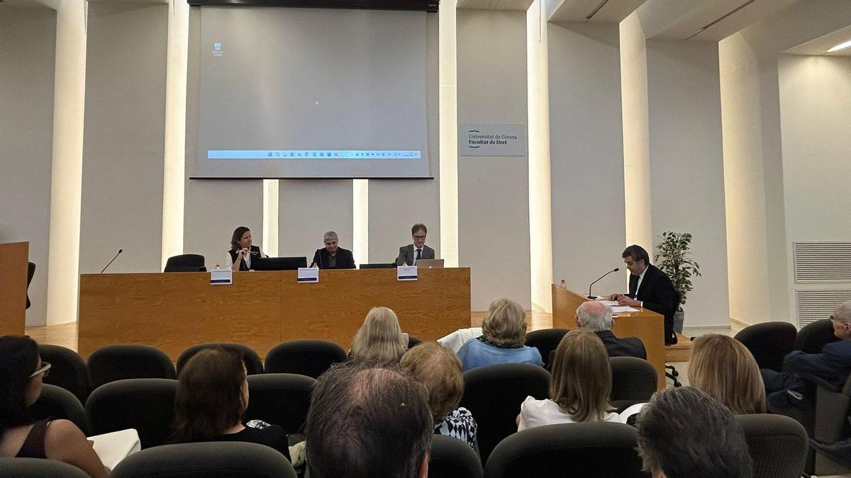 La Sala de Graus de la Facultat de Dret de la UdG va acollir la presentació.