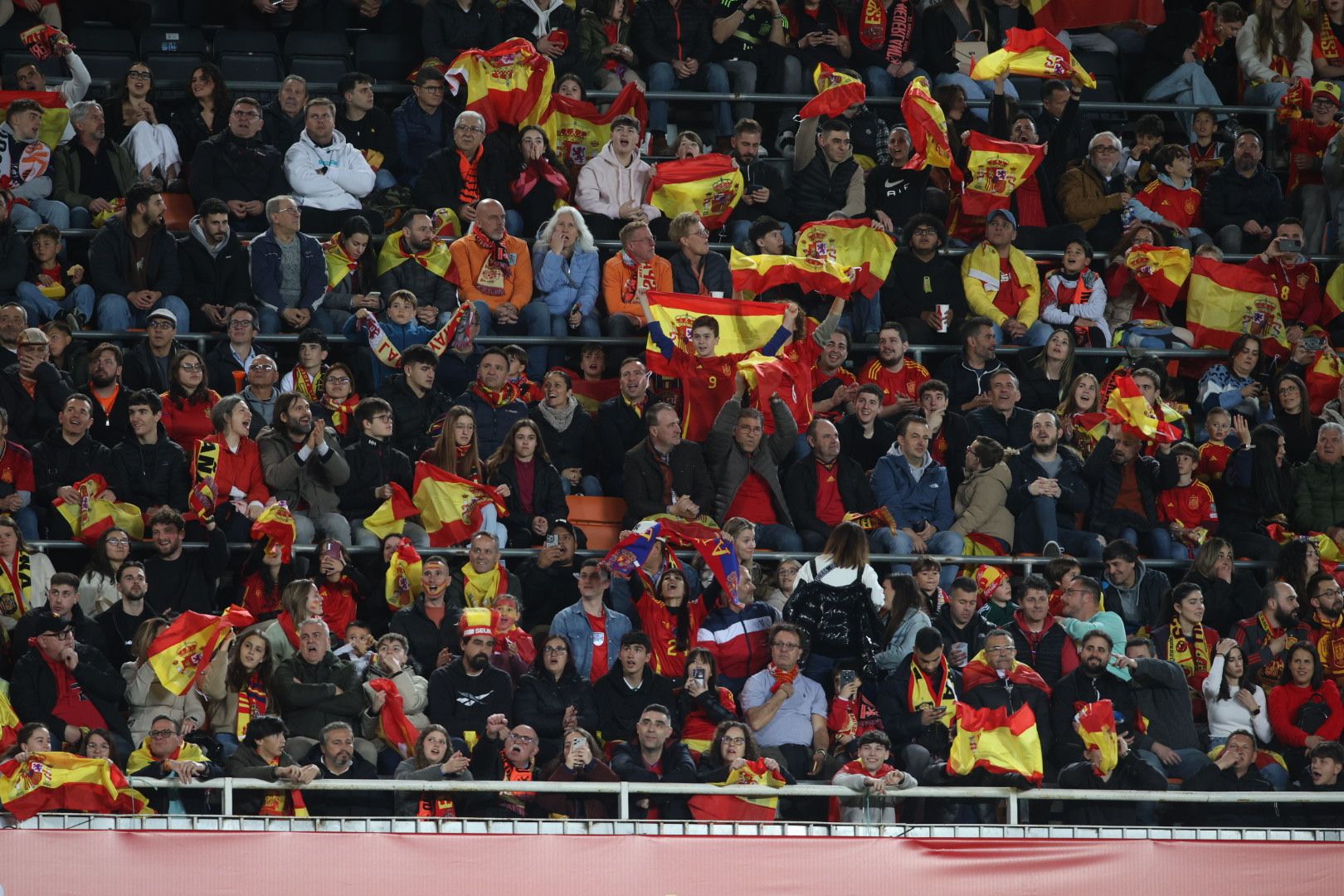 España - Países Bajos: Búscate en la grada de Mestalla