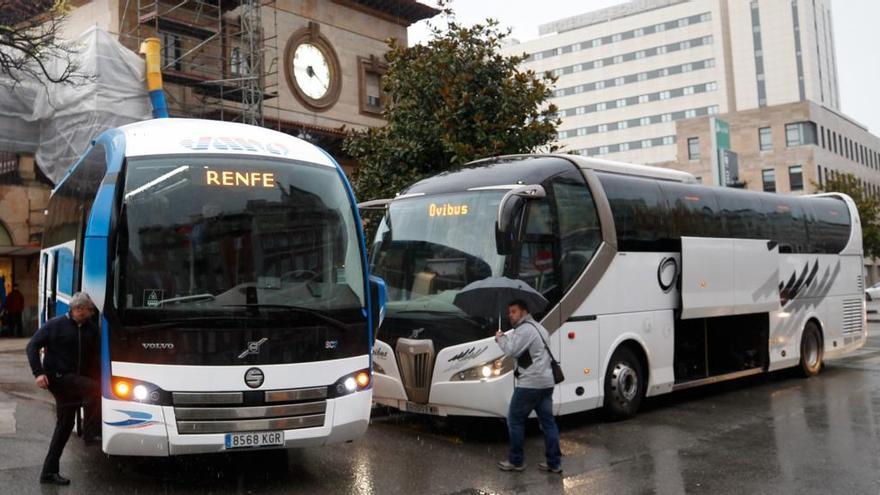 Los viajes en tren a León, alterados por la caída de madrugada de una catenaria