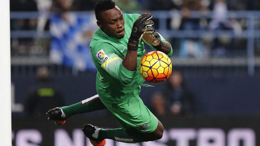 Carlos Kameni, en la portería del Málaga, en uno de sus 99 partidos de malaguista.