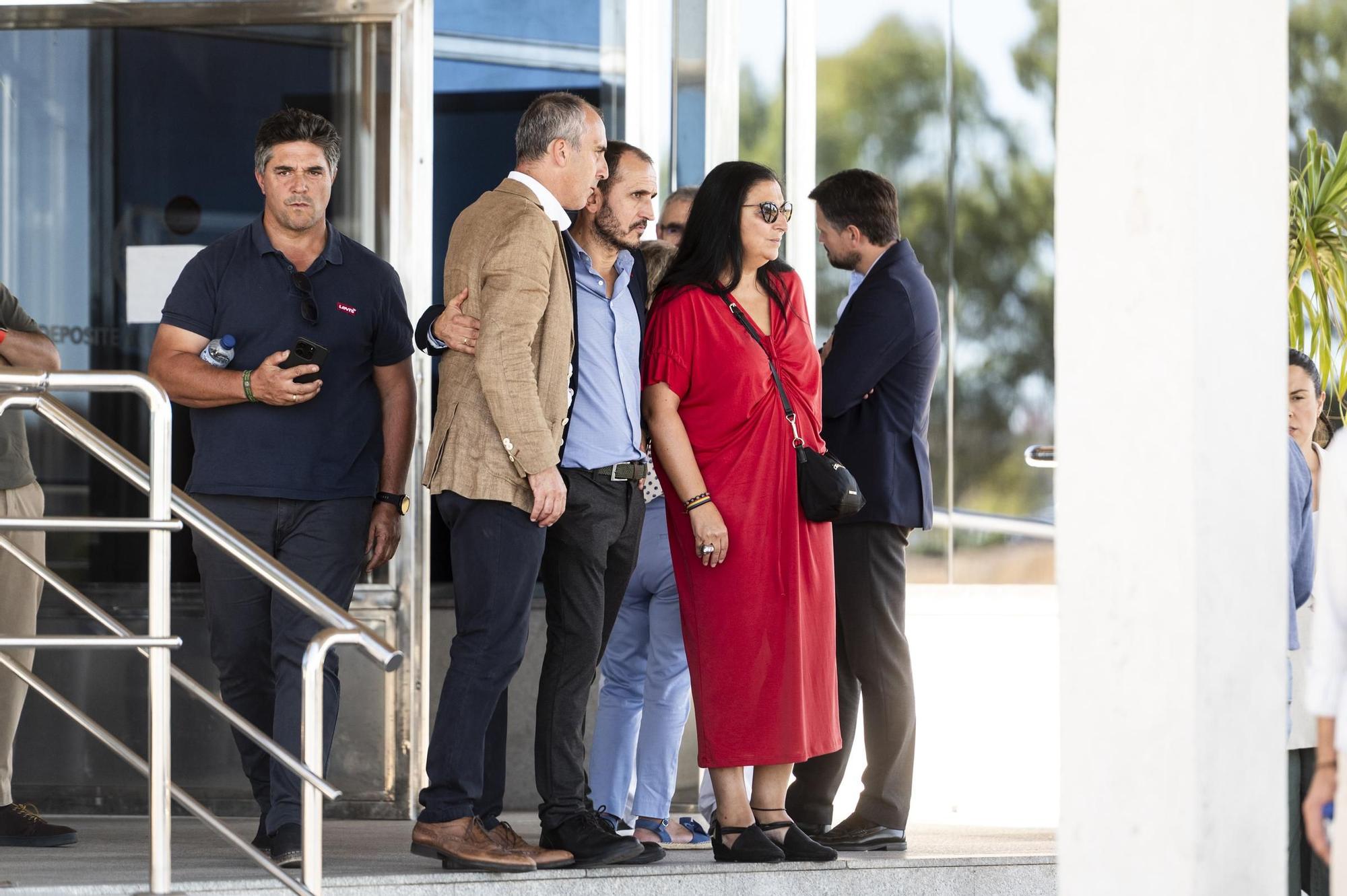 Fotogalería | Compañeros y allegados despiden a Fernández Vara