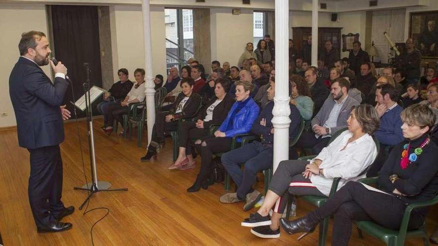 Rafael Cuíña, durante su intervención de ayer en el museo lalinense. // Bernabé/Ana Agra