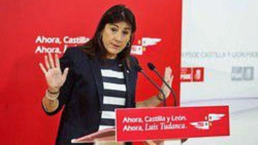 La zamorana Ana Sánchez, secretaria de Organización del PSOE en Castilla y León, en rueda de prensa.