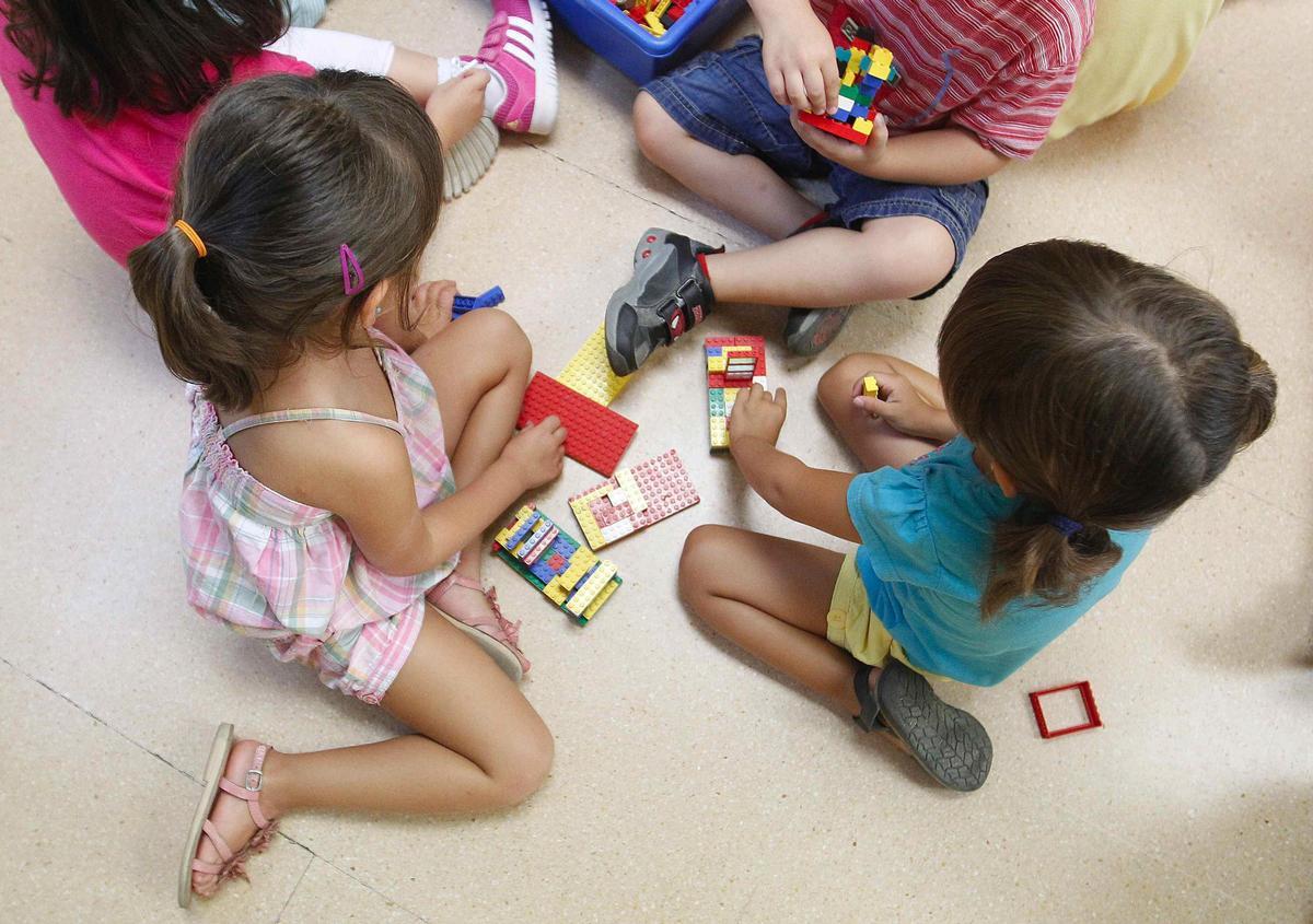 Niños en una escuela, en una imagen de archivo.