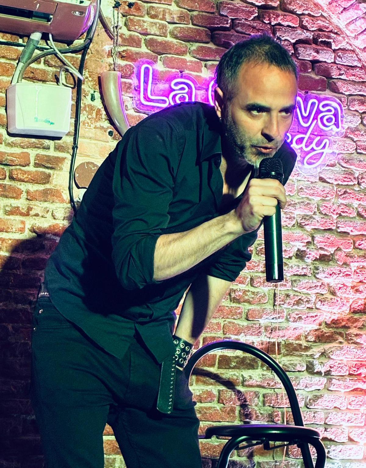 Jorge Guerra, creador del programa animalero ‘Vipchos’, repasa con humor los tópicos y situaciones absurdas de la profesión veterinaria.
