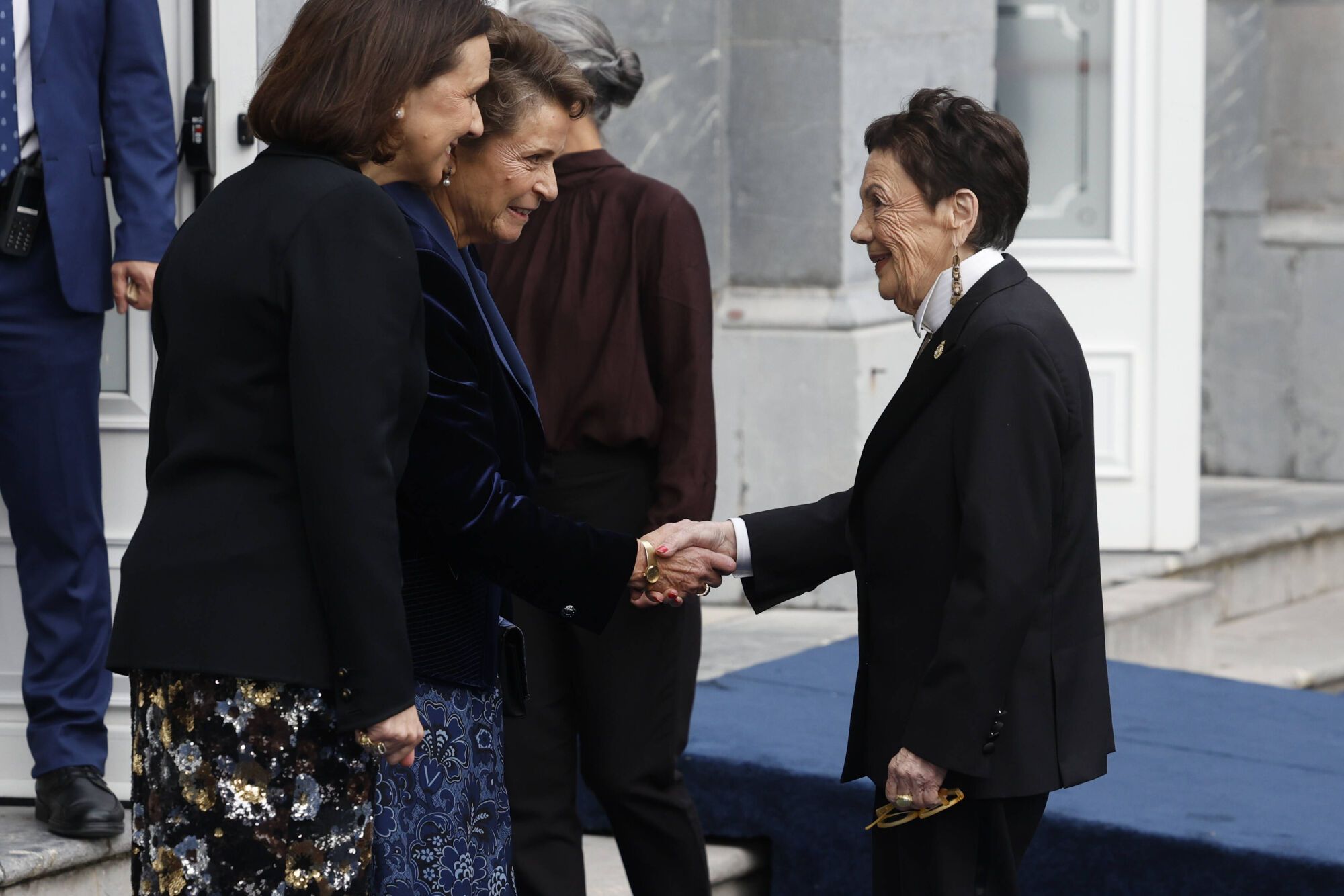 Premios Princesa. Entrada al teatro Campoamor de premiados. Kanon