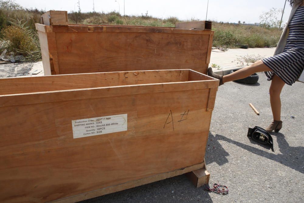 Basura en el entorno del Cementerio