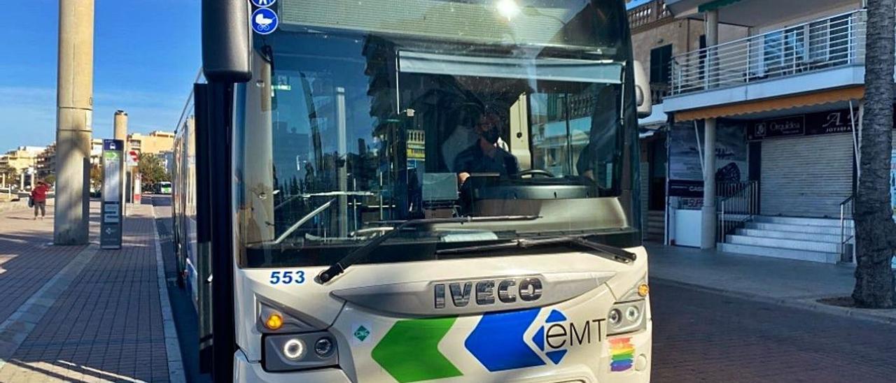 Autobús de la EMT en la zona del Arenal. | EUROPA PRESS