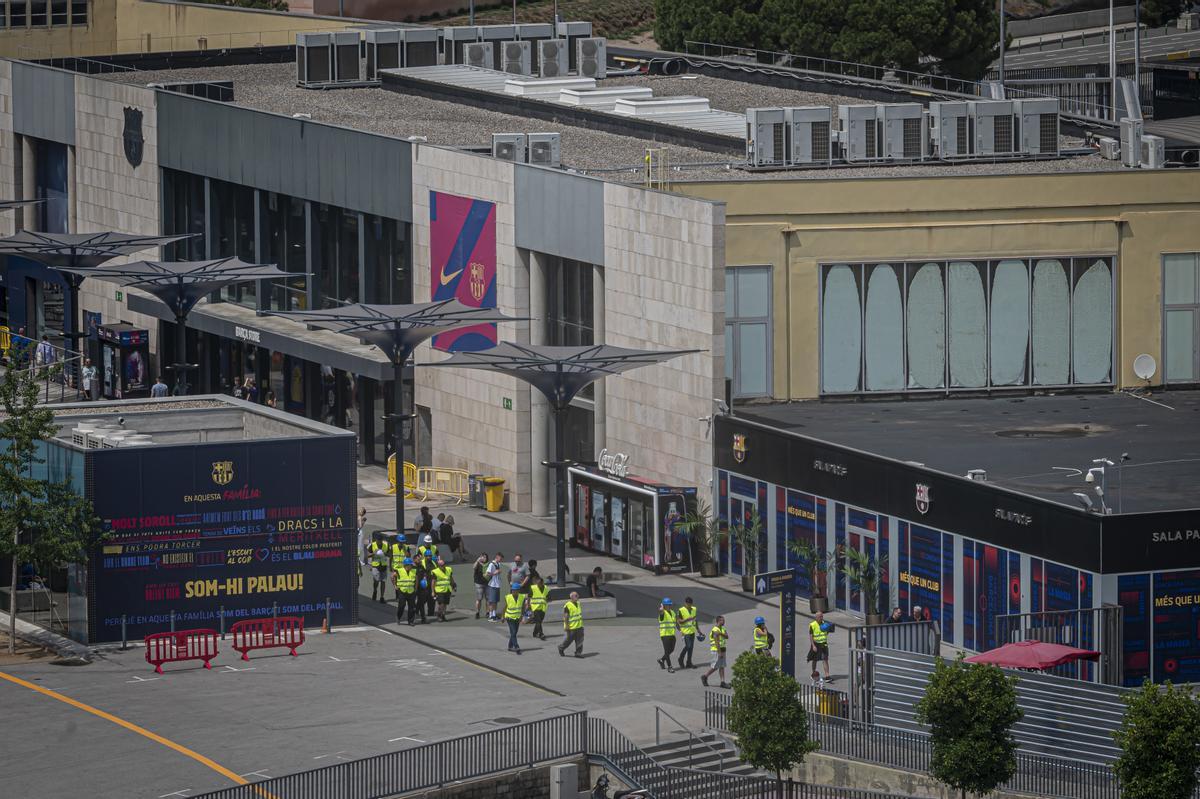 Camp Nou, inicio de demolición de la gradería