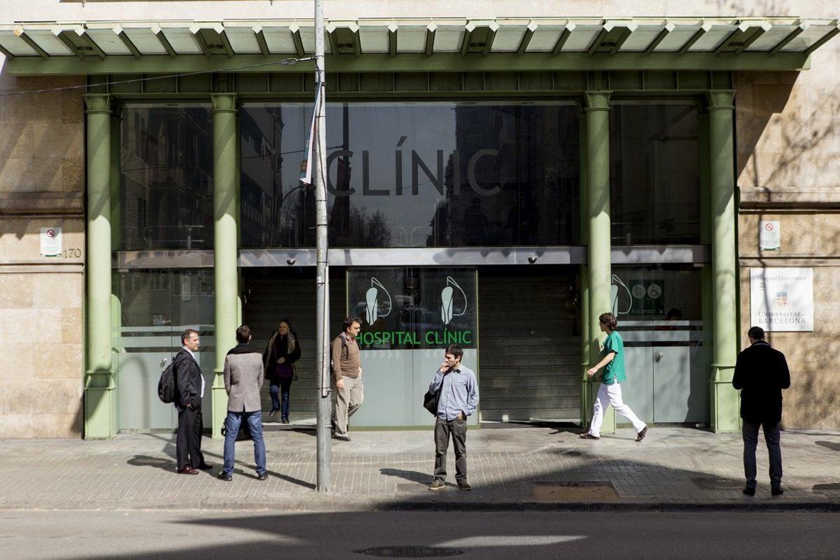 Entrada al Hospital Clínic de Barcelona, donde se encuentra la Unidad de Síndromes de Sensibilización Central.