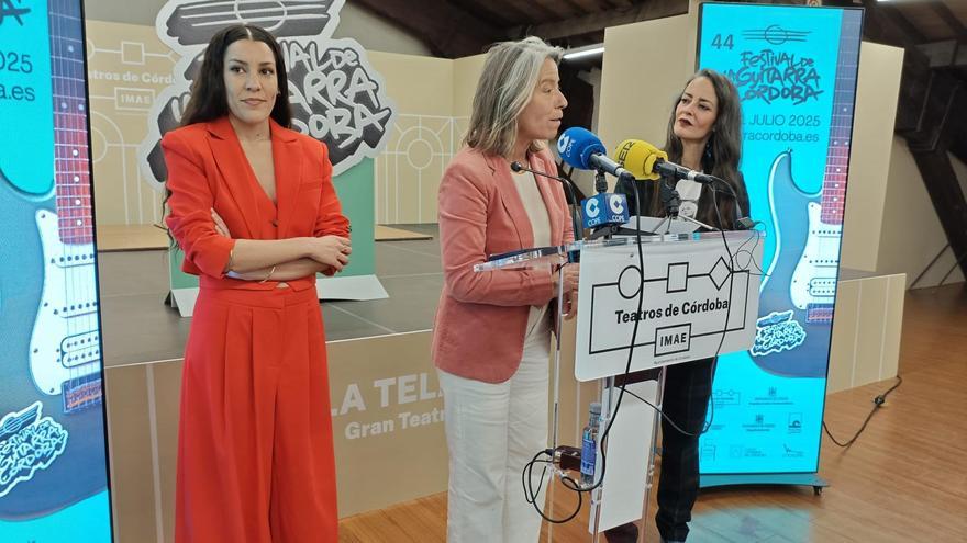 Alicia Grillo, Isabel Albás y Vega, en la presentación del Festival de la Guitarra de Córdoba.