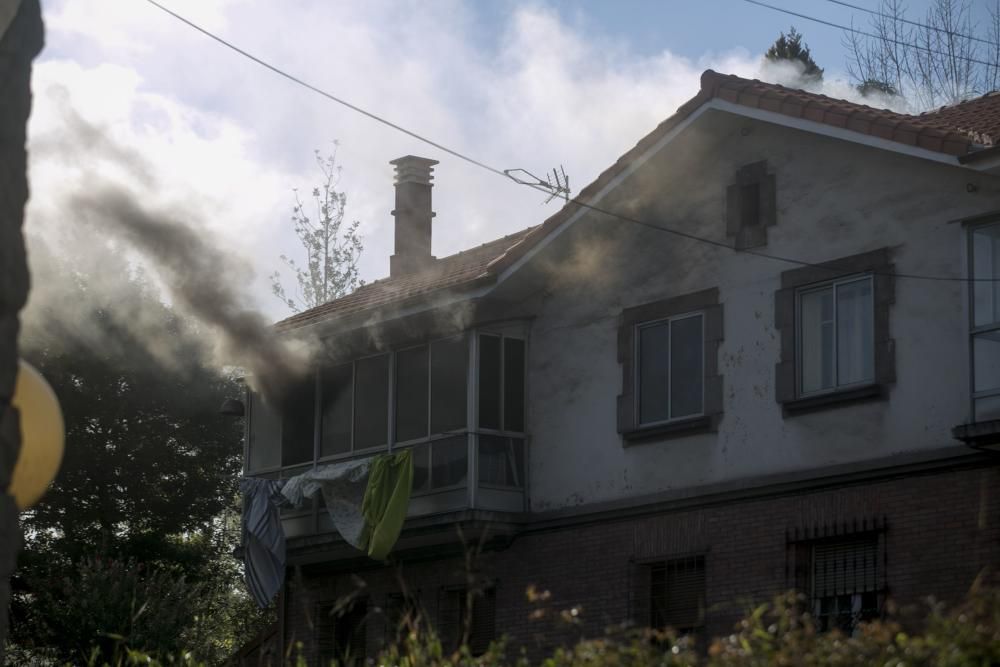 Incendio en un caserón de Jardín de Cantos, en Avilés