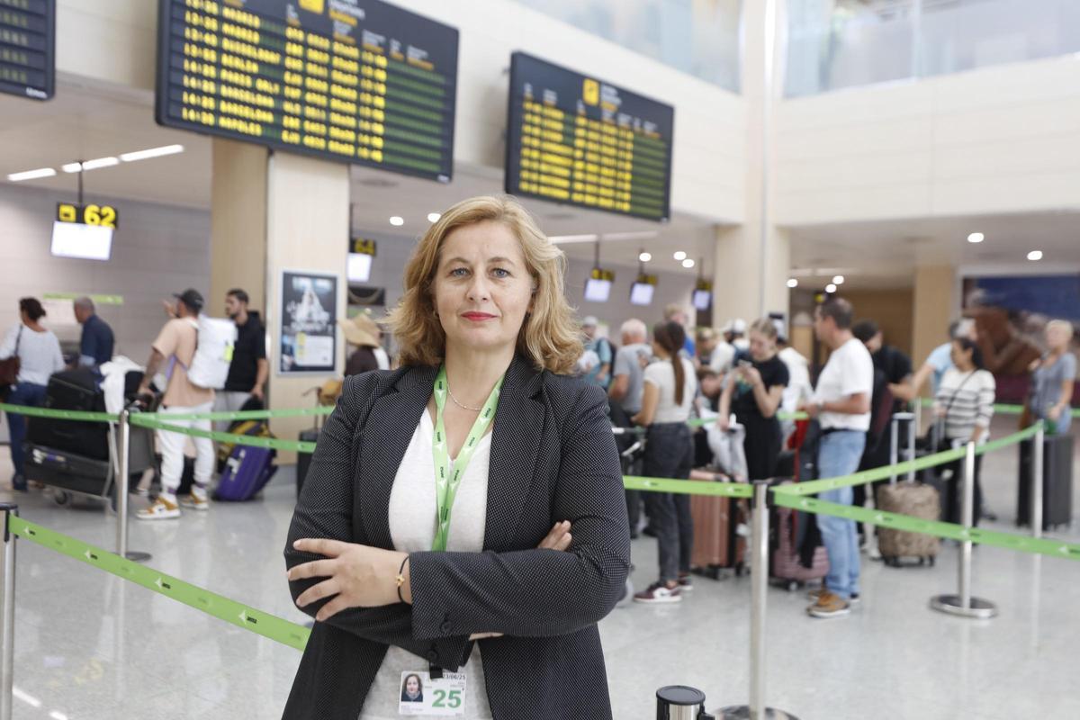 Marta Torres, directora del aeropuerto de Ibiza.