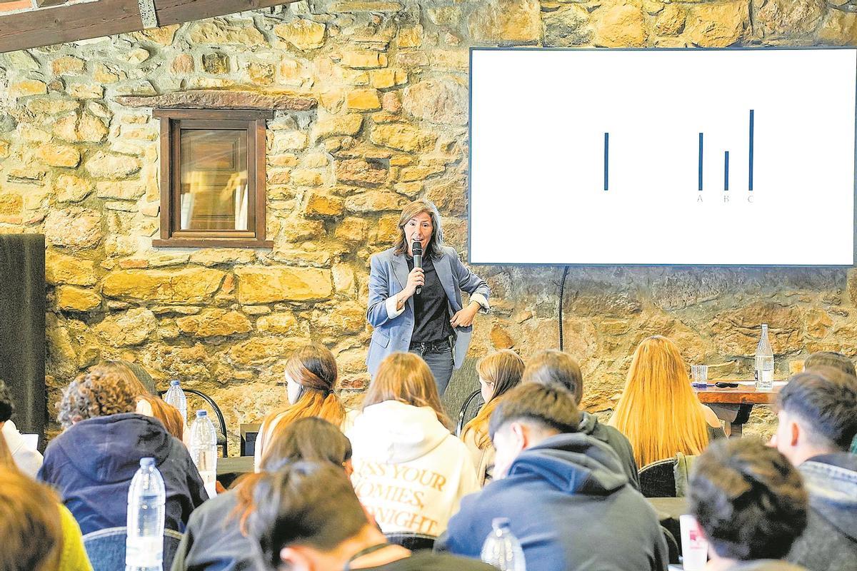 La sessió matinal es va completar amb una dinàmica participativa dirigida per Carlota Riera, d'Umanresa