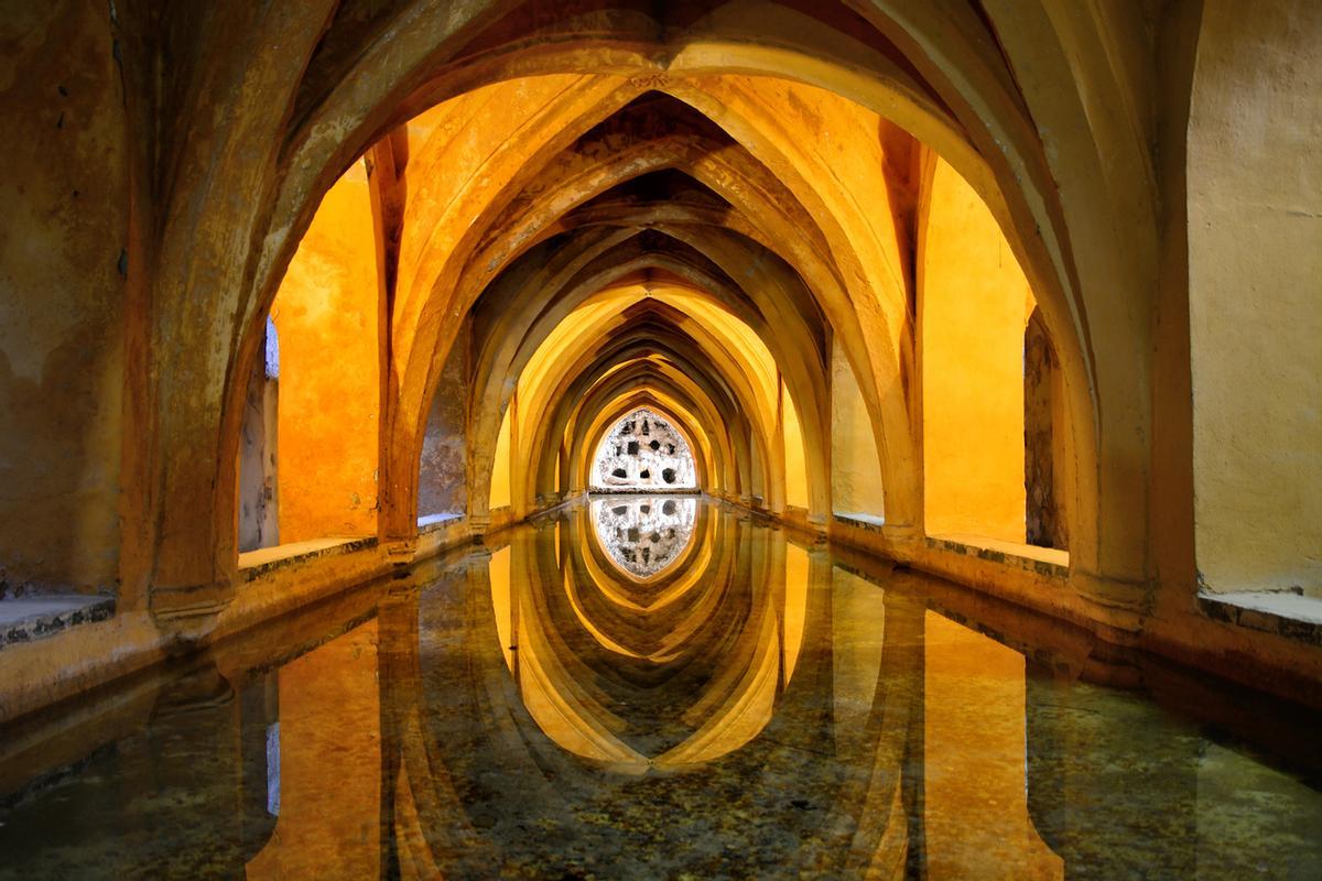 Baños de la Reina, Alcázar de Sevilla