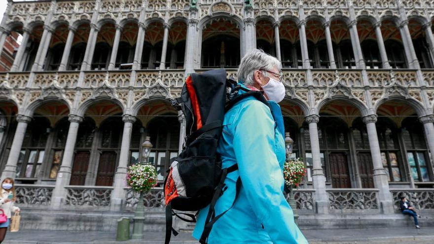 Una mujer en el centro de Bruselas.