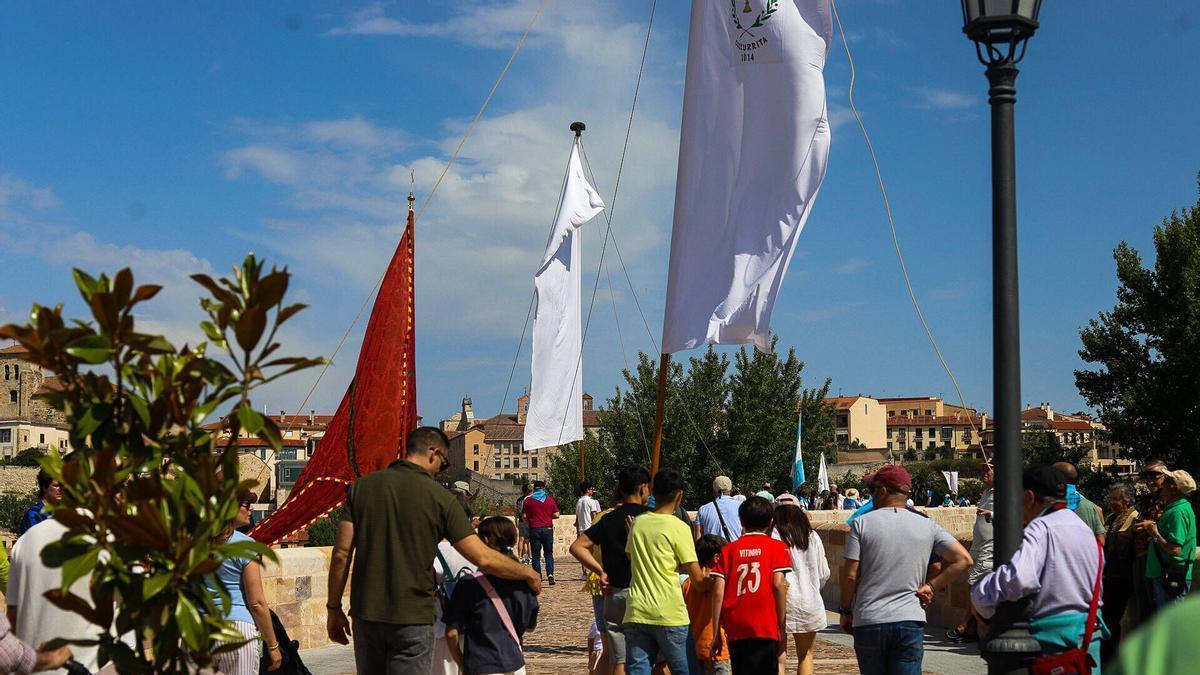 VÍDEO | Encuentro y desfile de pendones por las calles de Zamora
