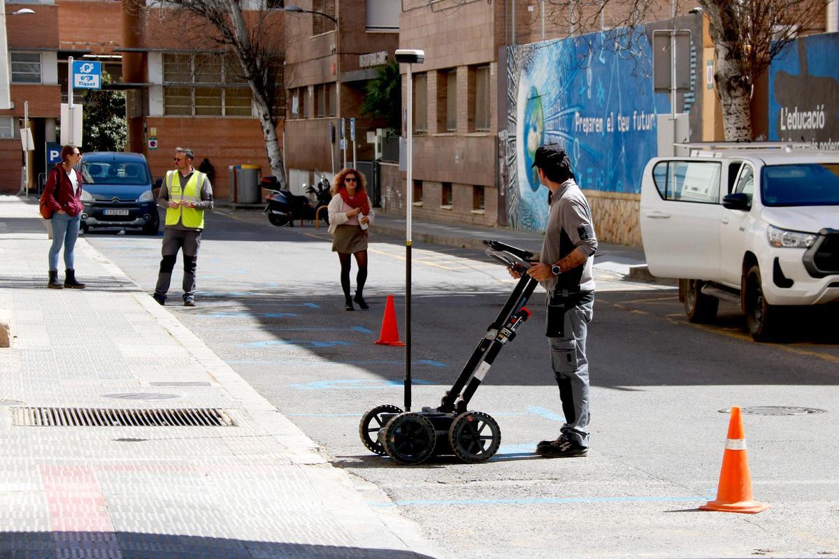La prospección realizada este martes en la calle Jacint Barrau de Reus.