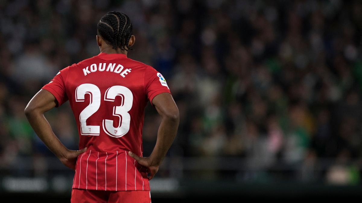 Koundé (el Chelsea apostará fuerte por él)