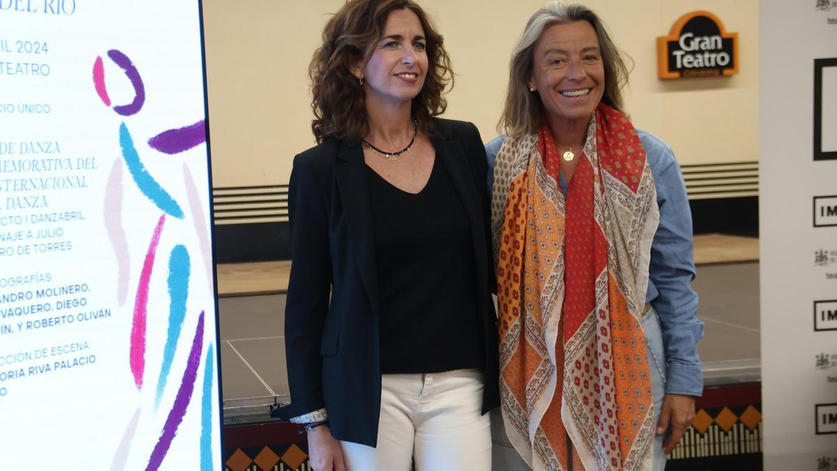 Lucía Luque e Isabel Albás, en la presentación del espectáculo de Danzabril 'Homenaje a Julio Romero de Torres'.