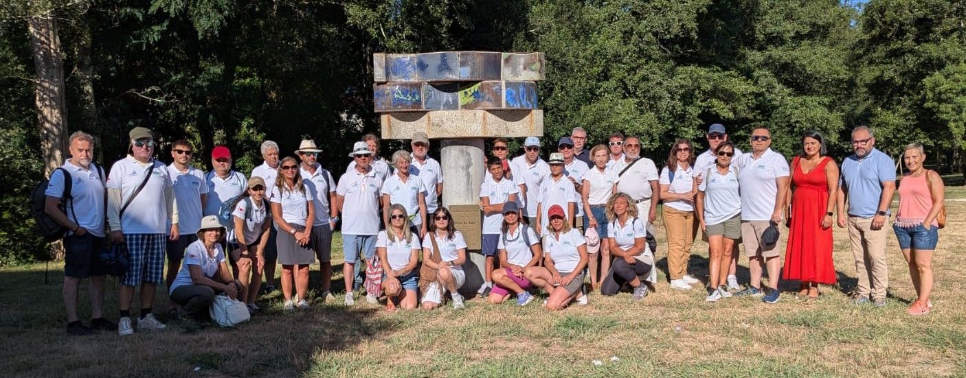 Peregrinos participantes en la VI Ruta Rías Baixas-Camino de la Ría de Muros Noia.