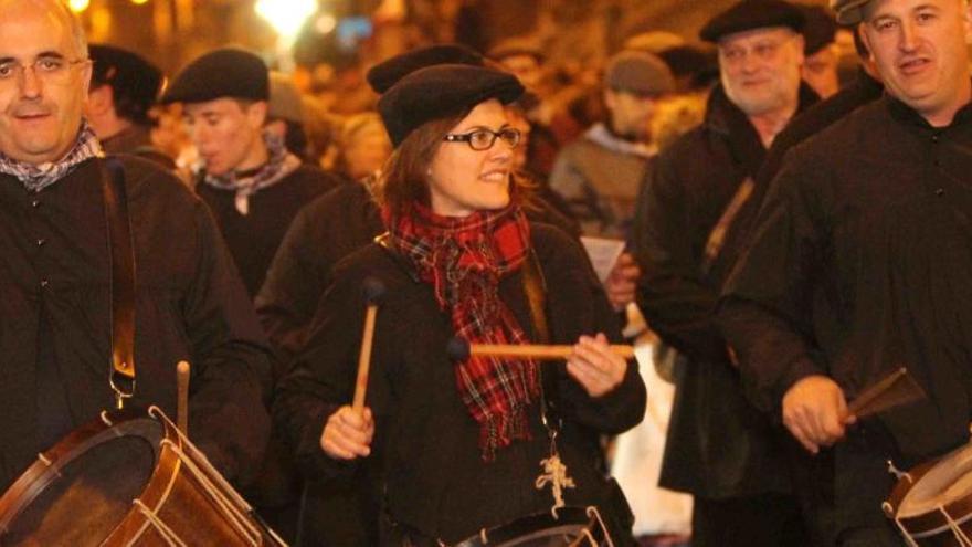 Músicos participando en la Cabalgata de Reyes Magos de Alcoy