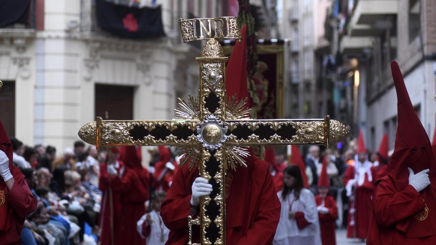 El río de color corinto de La Caridad fluye en Murcia sobre todas las cosas