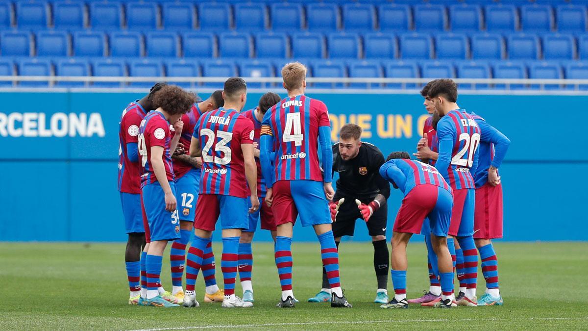 La plantilla del Barça B, mentalizada ante el momento clave de la temporada