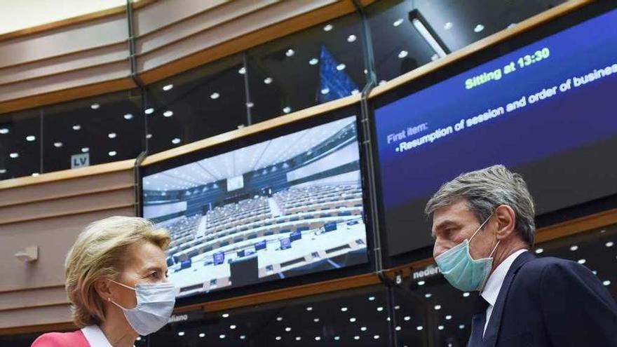 La presidenta de la Comisión Europea, Ursula von der Leyen, y el del Parlamento, David Sassoli, ayer.