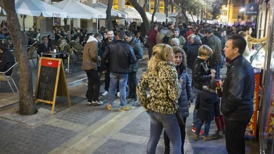 Zona de las tascas en la plaza de Santa Clara.