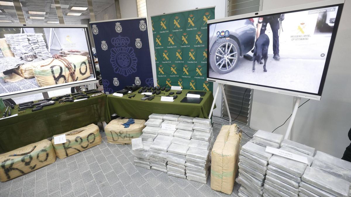Parte de la droga incautada por la Policía Nacional y la Guardia Civil en la operación.