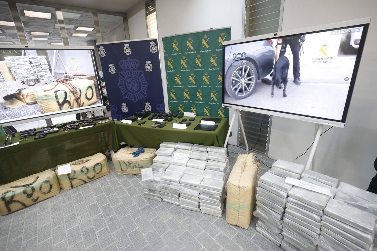 Parte de la droga incautada por la Policía Nacional y la Guardia Civil.