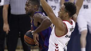 lmendiola55136807 graf1513  barcelona  27 09 2020   cory higgins  i   del bar 200927134923