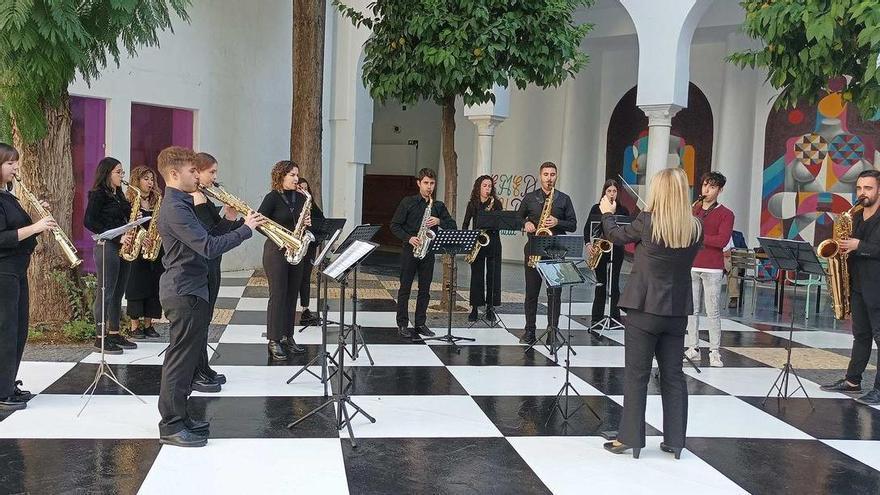 Cobro de entradas, patrocinios y "revisión" de proyectos: el plan del Cicus para afrontar los recortes de la Universidad de Sevilla