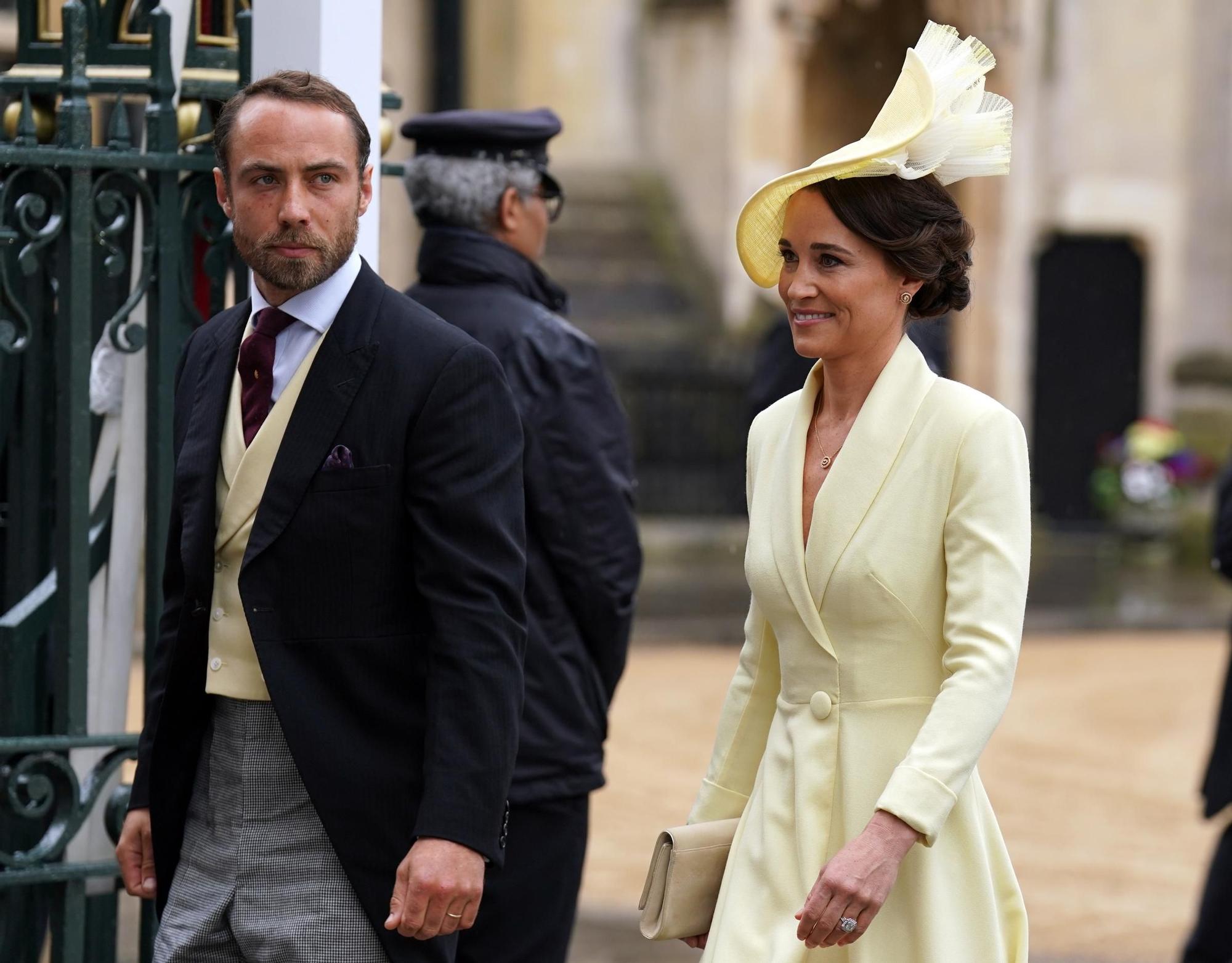 James y Pippa Middleton en la coronación del rey Carlos III