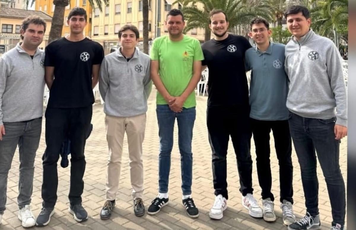 La Mayoralía 2026 de la Semana Santa junto al presidente de las fiestas patronales de Sagunt.