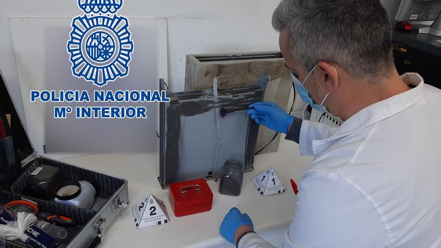 Detenido por dos robos en Elche un ladrón que guardó en su casa dos cajas registradoras sustraídas