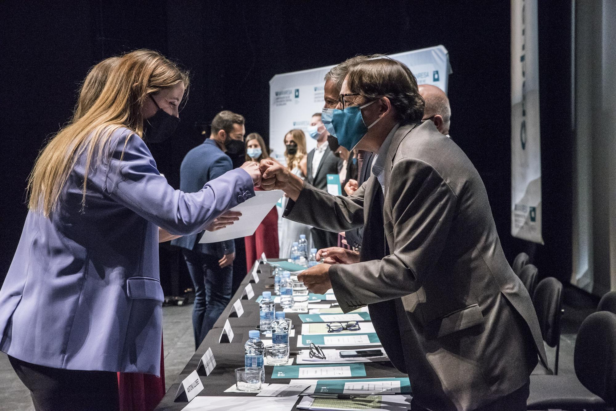 Acte de graduació de la promoció més nombrosa de la FUB dels darrers set anys