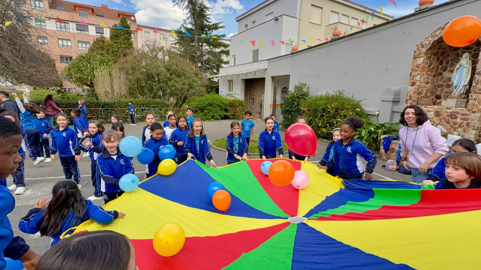 Fiesta colegial en el Patronato por San José (en imágenes)