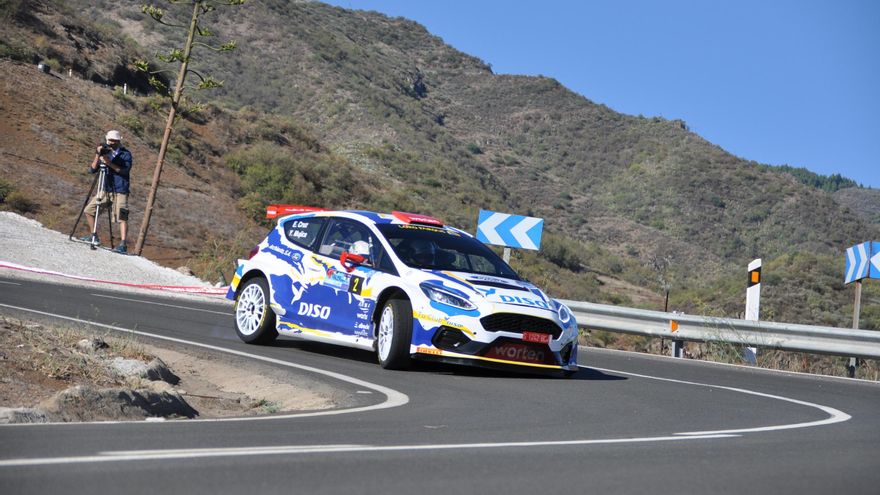 Enrique Cruz y Yeray Mujica se alzan vencedores en el Rally de Telde