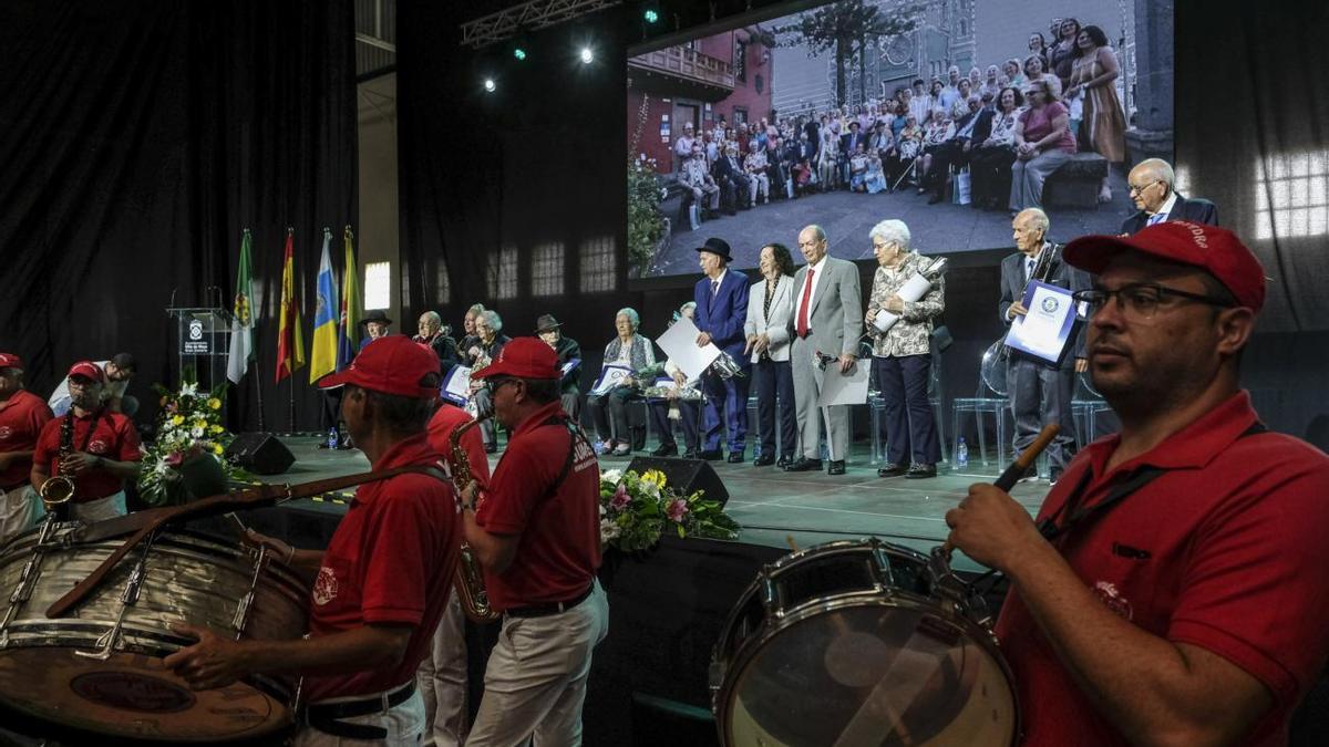 Homenaje a los doce hermanos Hernández Pérez en Moya